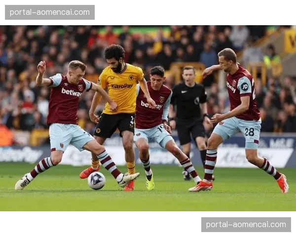 西汉姆联1-0小胜狼队通讯：铁锤帮凭借高效防守反击拿下关键三分