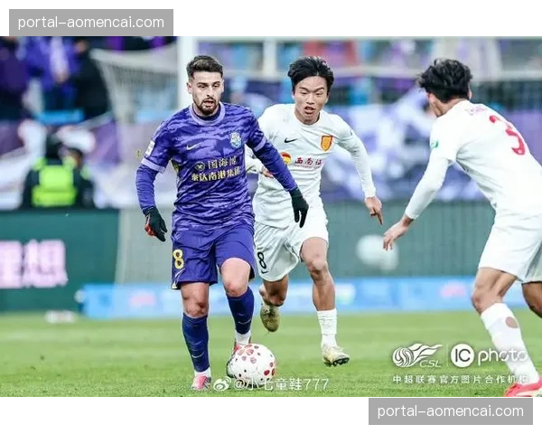 天津津门虎补时乌龙憾平青岛海牛，主场球迷经历从狂喜到失望